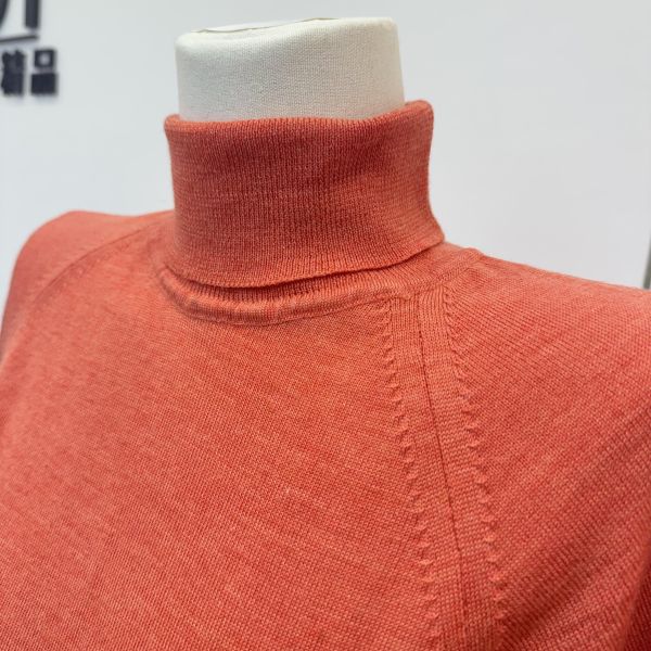 Burberry 珊瑚橙高領針織衫 