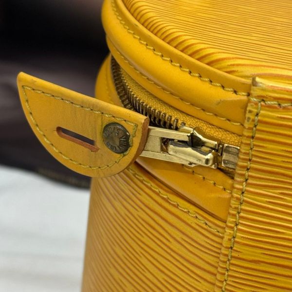 Louis Vuitton 圓桶手提化妝包 