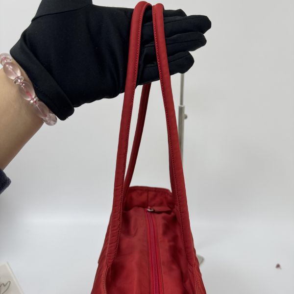 Prada 普拉達 經典的 Tessuto 尼龍托特包 