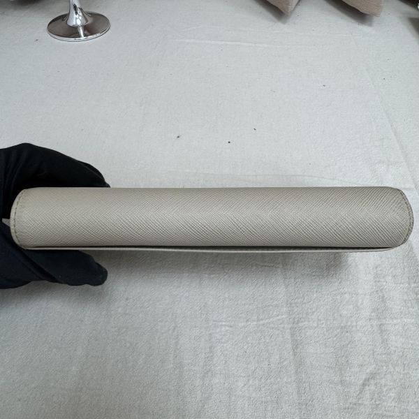 agnes b. 米色長款錢包 