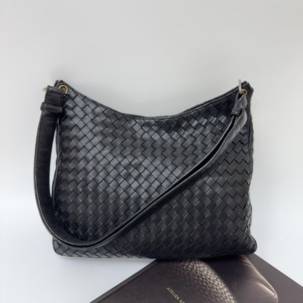 Bottega Veneta 皮革編織流浪包 
