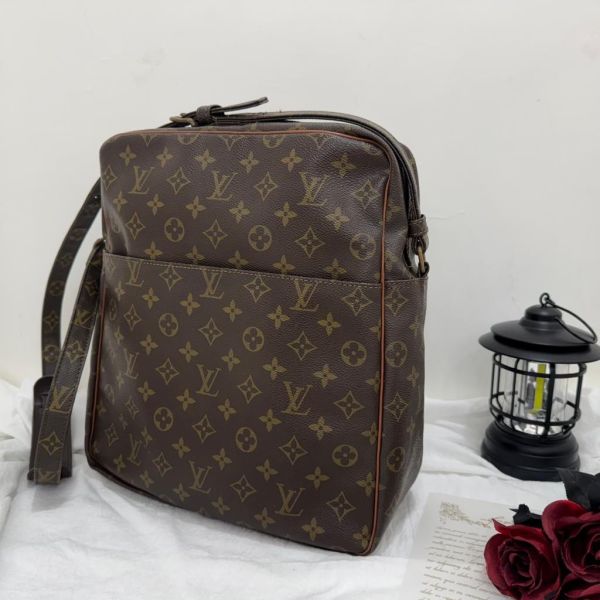 Louis Vuitton 直式書包 