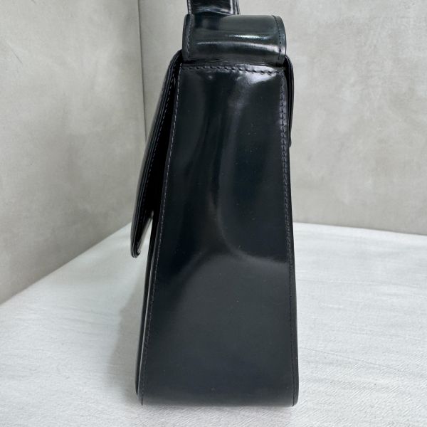 Versace經典黑色漆皮包 