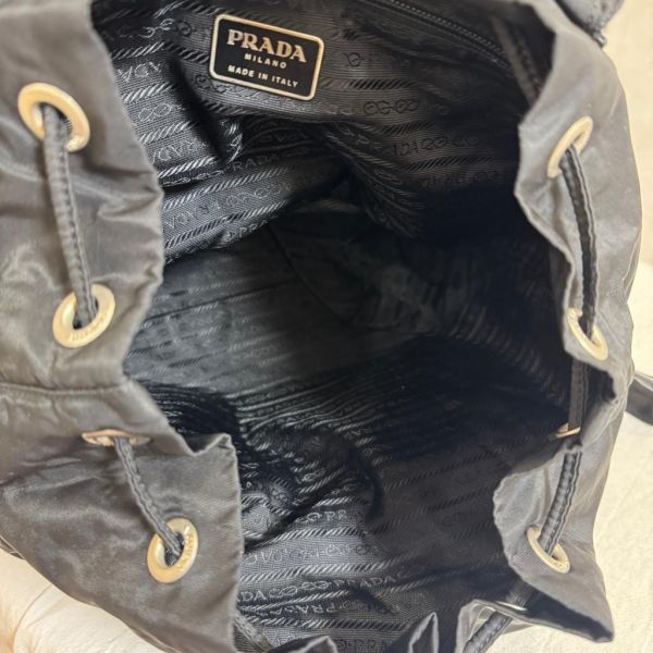 PRADA 經典尼龍背包 