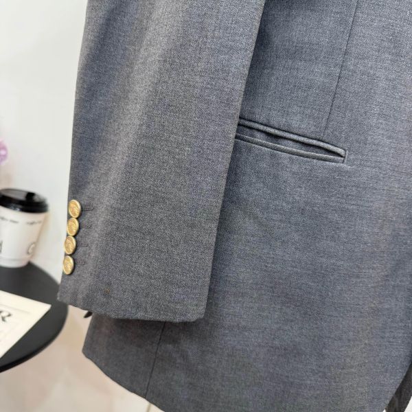 Burberry 灰色西裝外套 