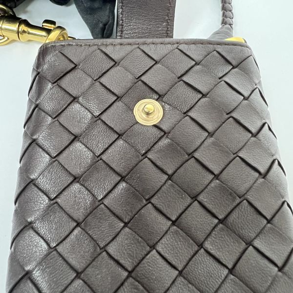 BOTTEGA VENETA 編織小羊皮手機包 