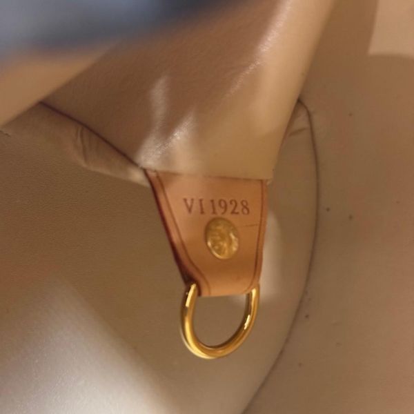 Louis Vuitton 黃色漆皮圓筒包 