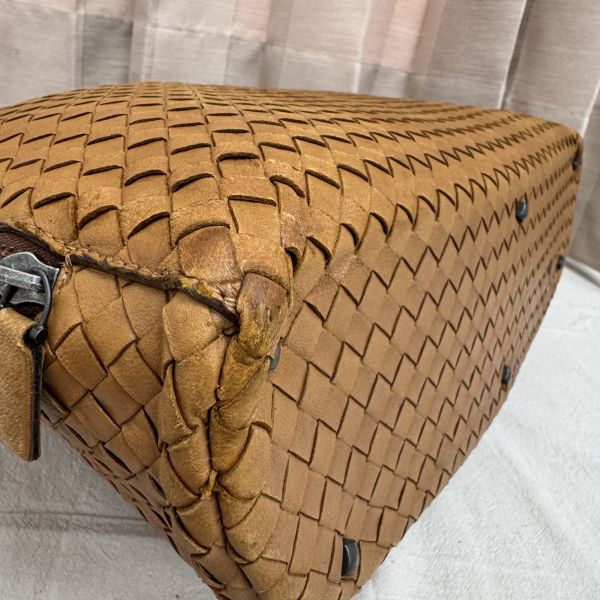 BV經典棕色小羊皮編織包 