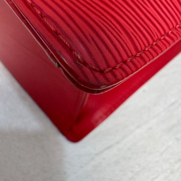 Louis Vuitton 紅色 EPI水波紋琴譜包 