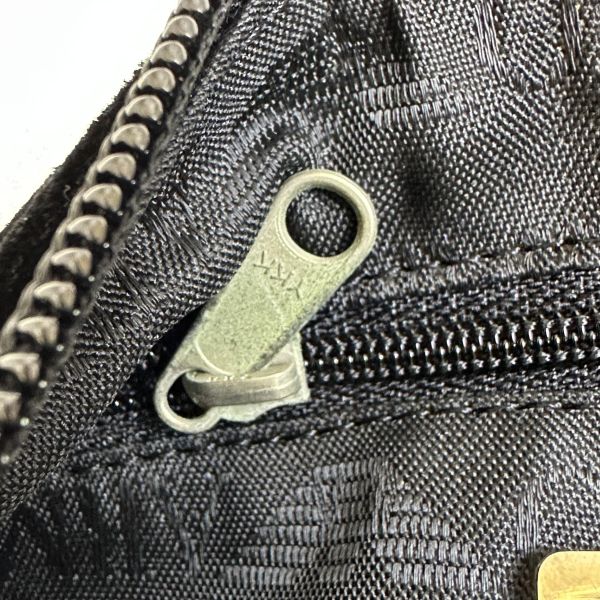 Emporio Armani 亞曼尼 毛毛半月包 水餃包 