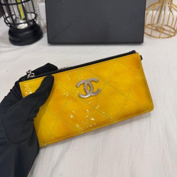 Chanel 黃色亮面漆皮手提包 