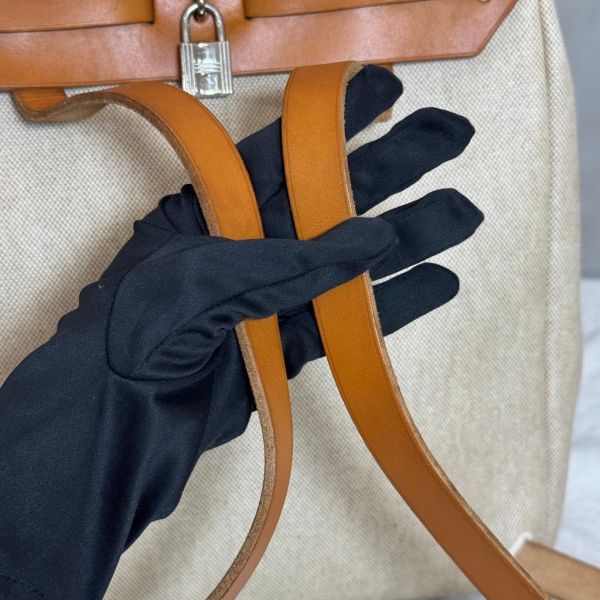 Hermès 帆布焦糖雙肩包 