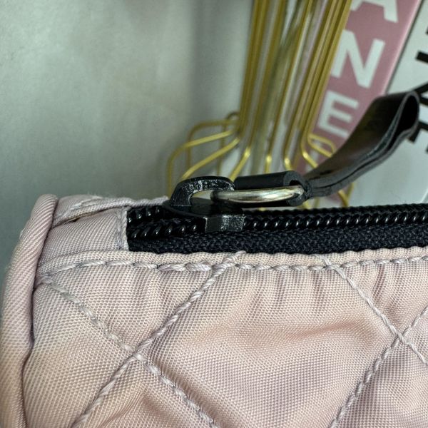 PRADA Tessuto 菱格紋尼龍化妝包手拿包* 