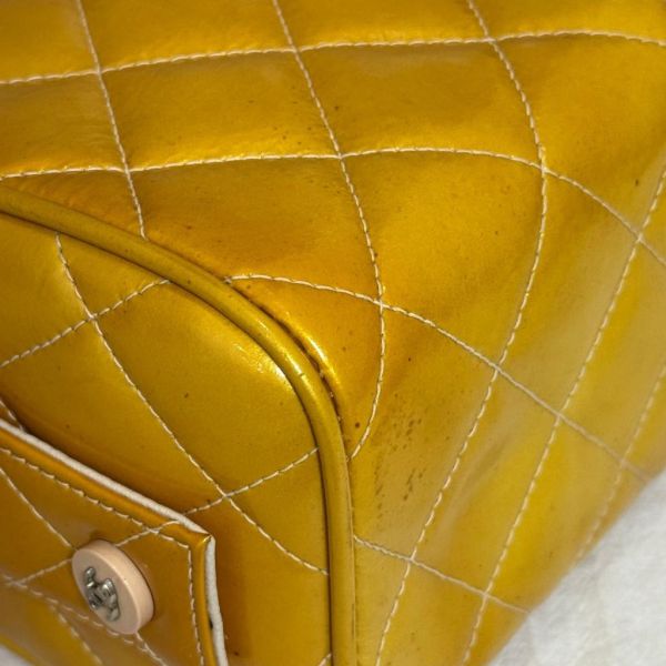 CHANEL 黃色漆皮方盒子 