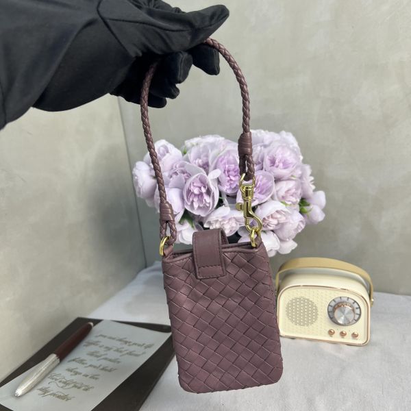 Bottega Veneta 紫色編織小羊皮手機包 