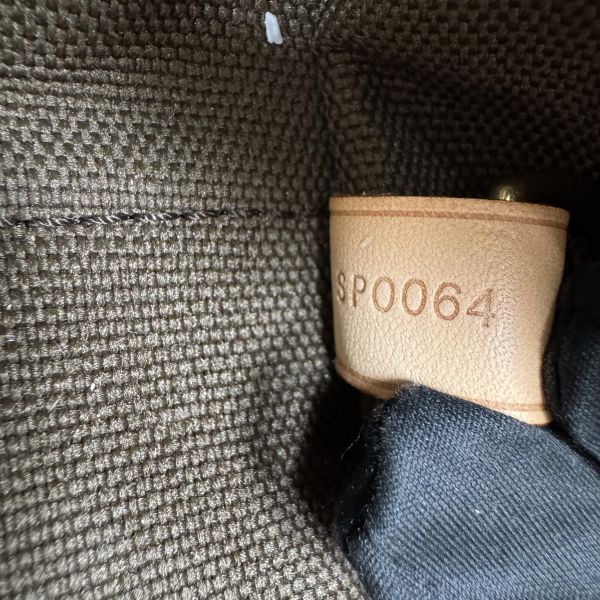 Louis Vuitton Monogram 帆布便攜式西裝袋 