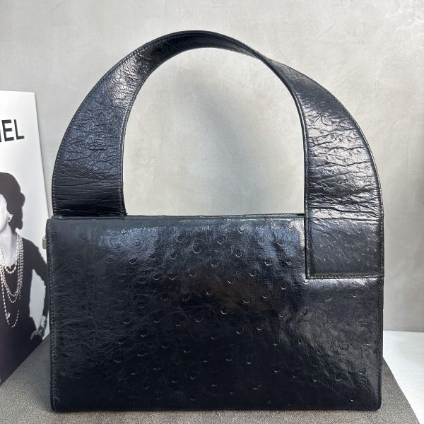 Gucci 黑色壓紋鴕鳥皮肩背包* 