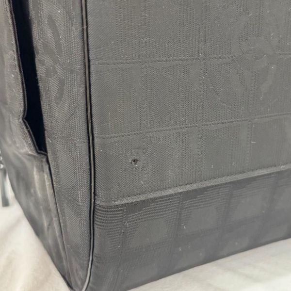 Chanel 黑色冰格旅行袋 