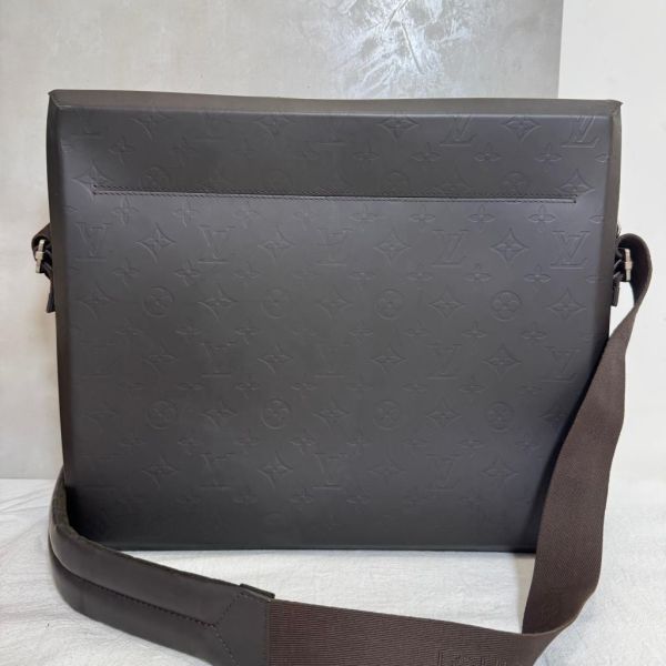 Louis Vuitton 硬殼肩背公事包 