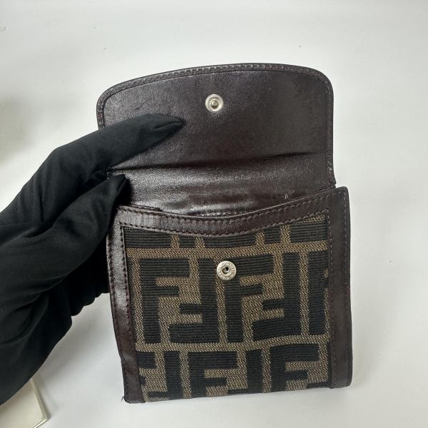 Fendi 經典老花錢包 