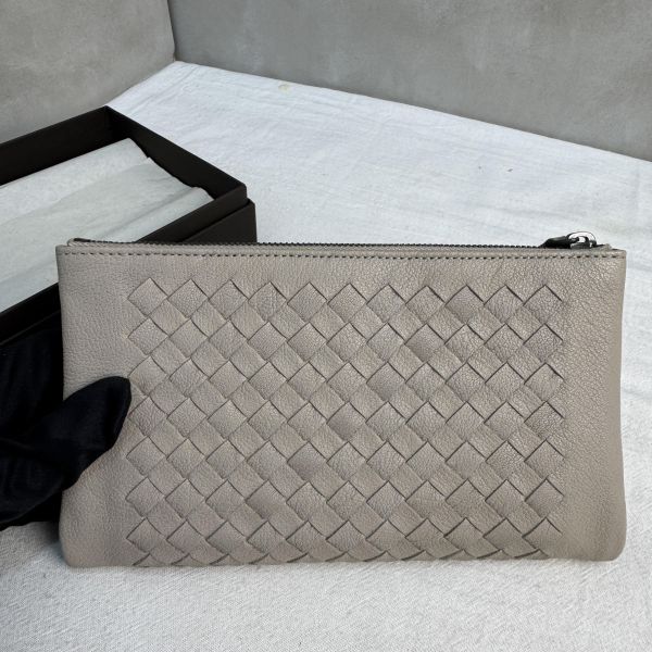 Bottega Veneta 編織拉鍊手拿包 