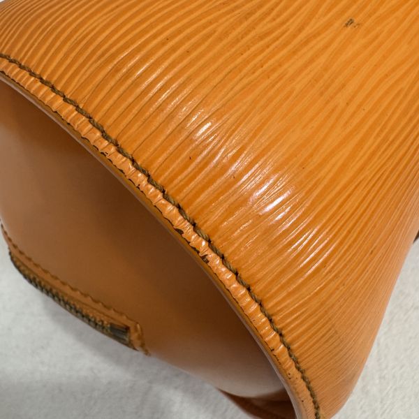 Louis Vuitton 橘色水波紋手提包 