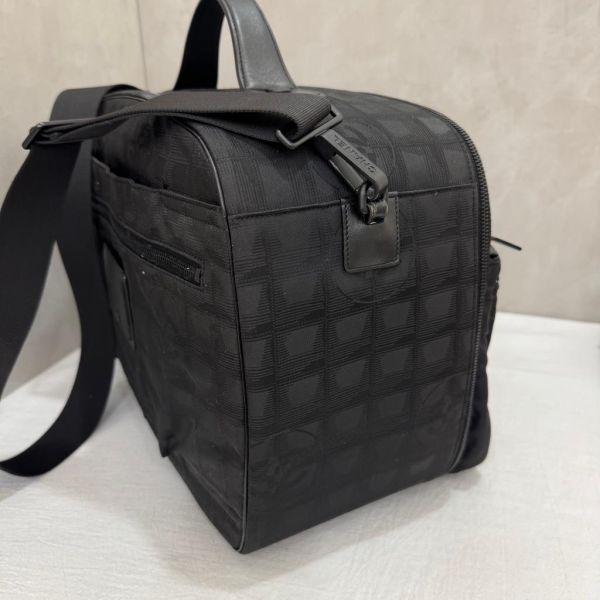 Chanel 黑色冰格旅行袋 