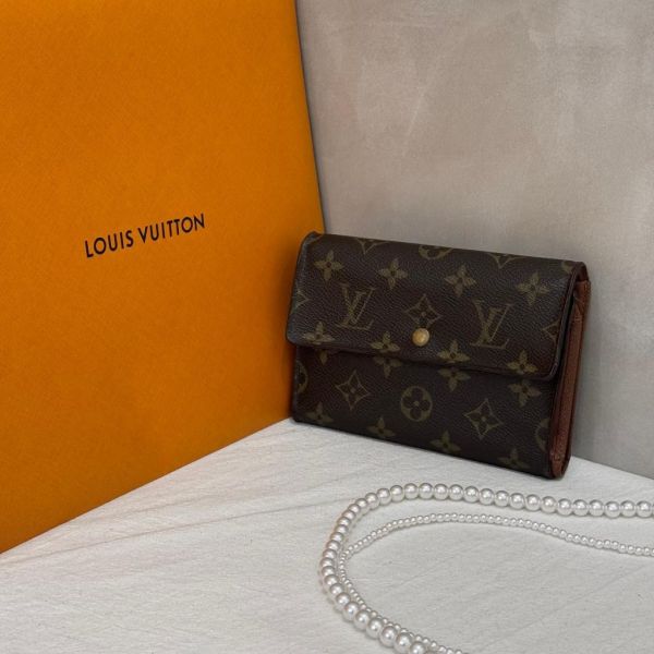 Louis Vuitton 滿版老花中夾 