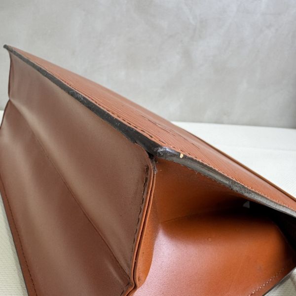 Louis Vuitton Epi棕色手拿包 