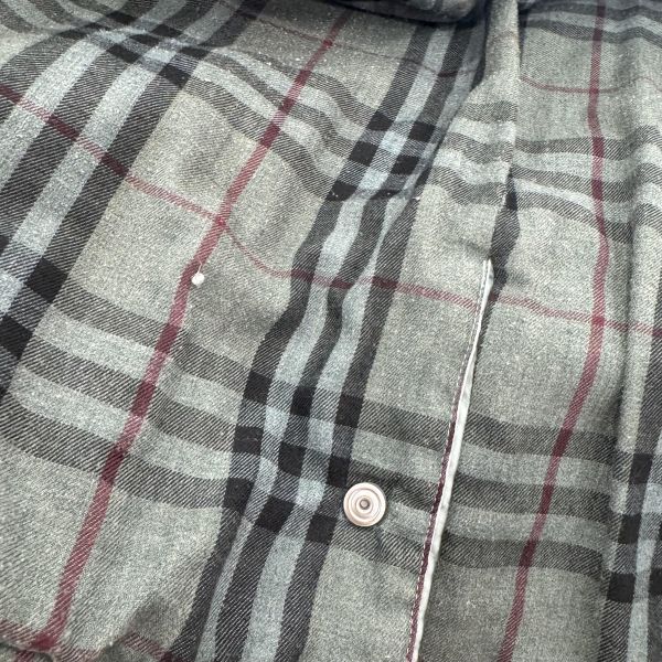 Burberry 淺藍色菱格絎縫外套 