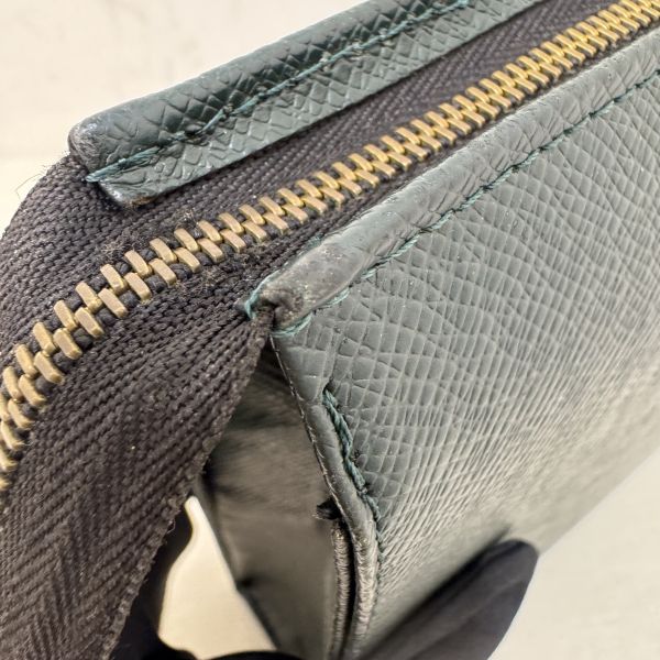 Louis Vuitton 墨綠手拿包 