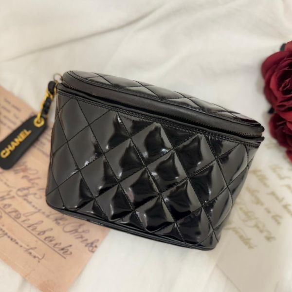 Chanel 菱格漆皮腰包 