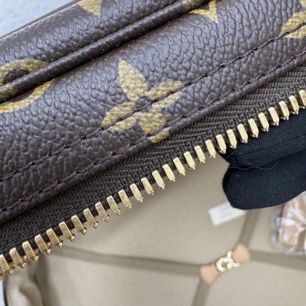 Louis Vuitton 經典Satellite 軟式行李箱 70 