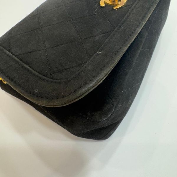 Chanel 中古款迷你麂皮雕花鏈條黛妃包 