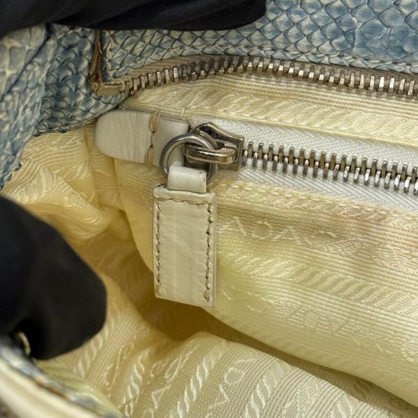 Prada 蛇皮拼接腋下包 