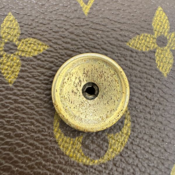 LV 紅皮信封手拿包 