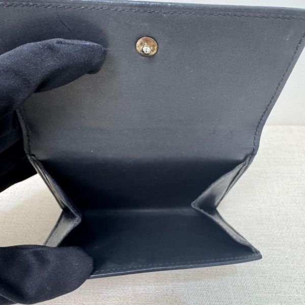 Louis Vuitton 漆皮黑灰壓紋短夾 