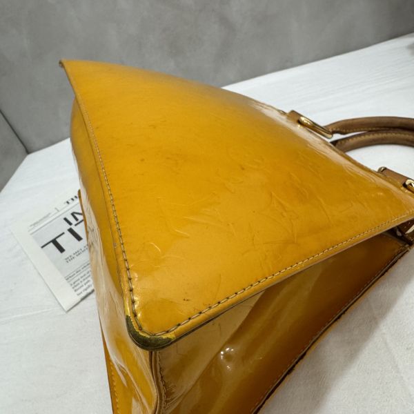 LV 漆皮梯形手提包 