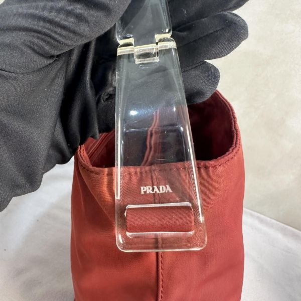Prada 水桶包 