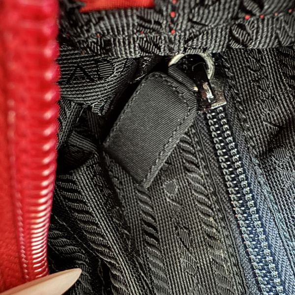 Prada 普拉達 經典的 Tessuto 尼龍托特包 