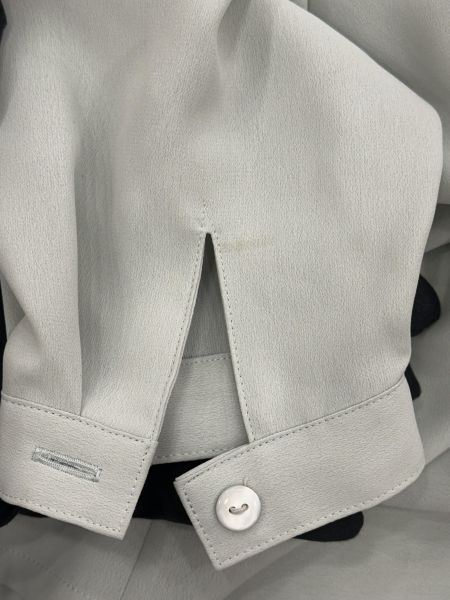 Burberry 復古刺繡上衣 