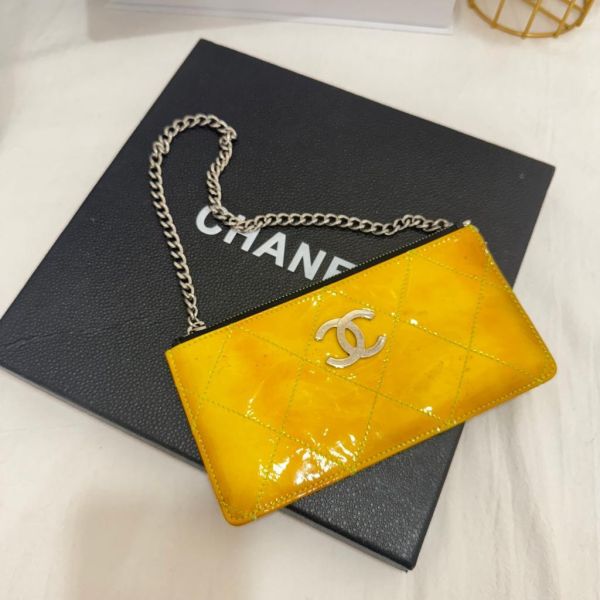 Chanel 黃色亮面漆皮手提包 