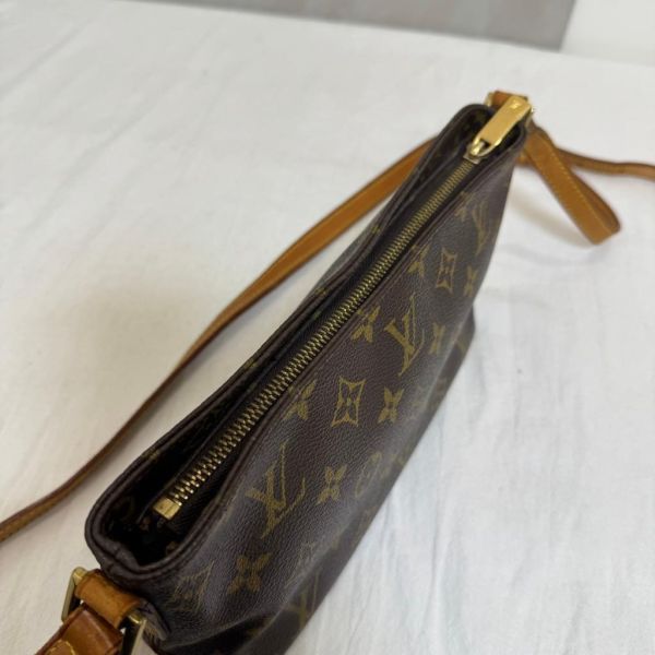 Louis Vuitton 金釦單肩包 
