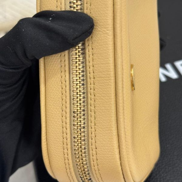 Chanel coco鈕扣皮革小包 