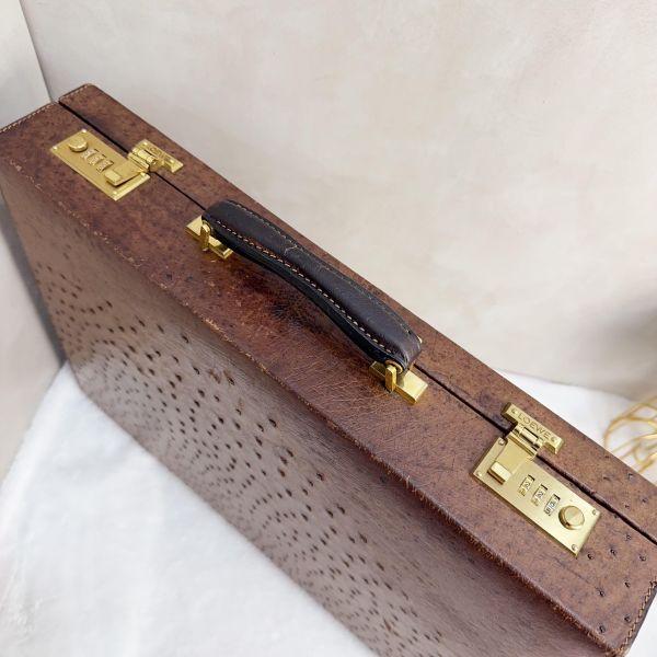 Loewe 復古鴕鳥皮公事包 