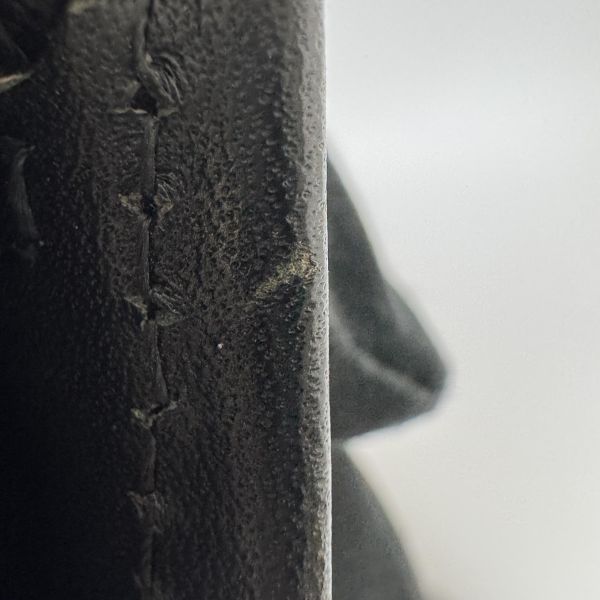 Versace 黑金鴕鳥紋手提包​​ 