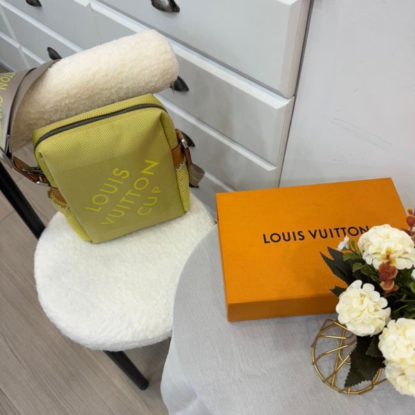 Louis Vuitton 帆船杯限量帆布斜背包 