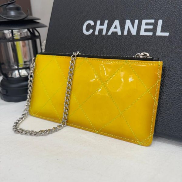 Chanel 黃色亮面漆皮手提包 