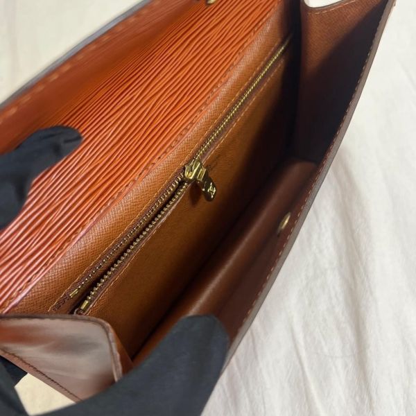 Louis Vuitton 經典皮革手拿包 