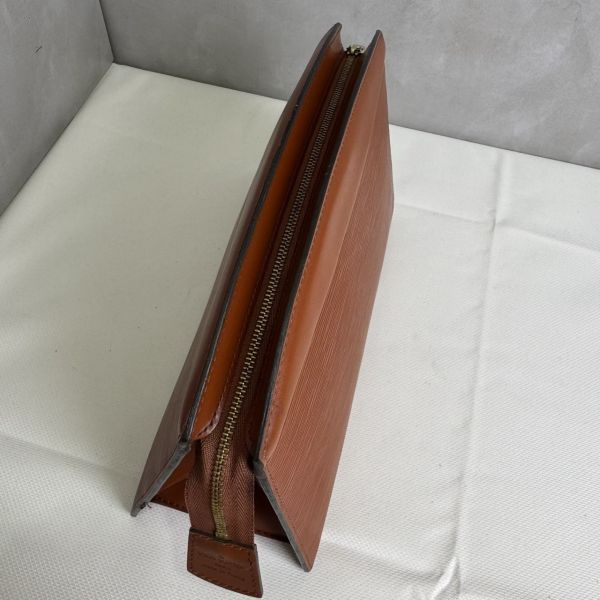 Louis Vuitton Epi棕色手拿包 